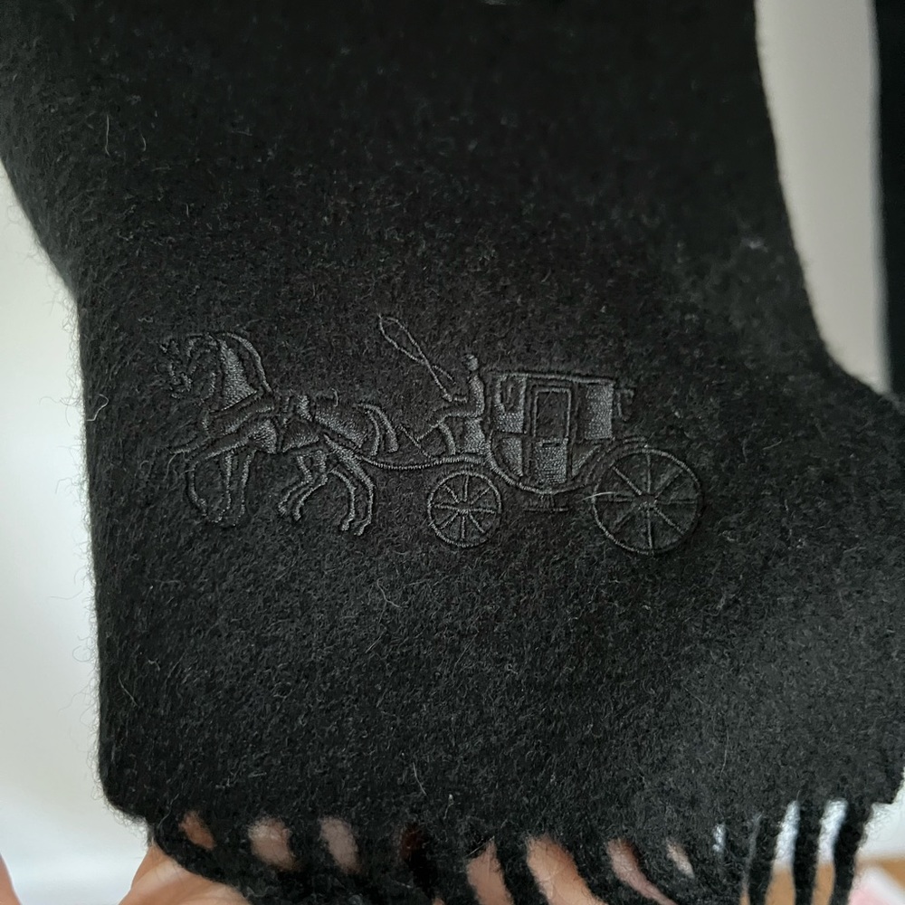 Coach wool scarf with horse and carriage embroidery